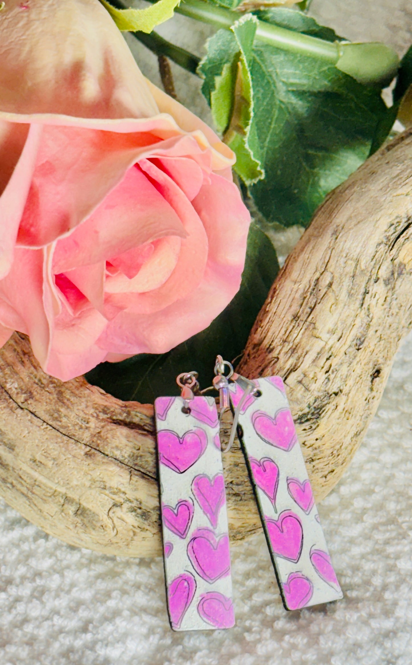 White with Light Pink Heart Bar